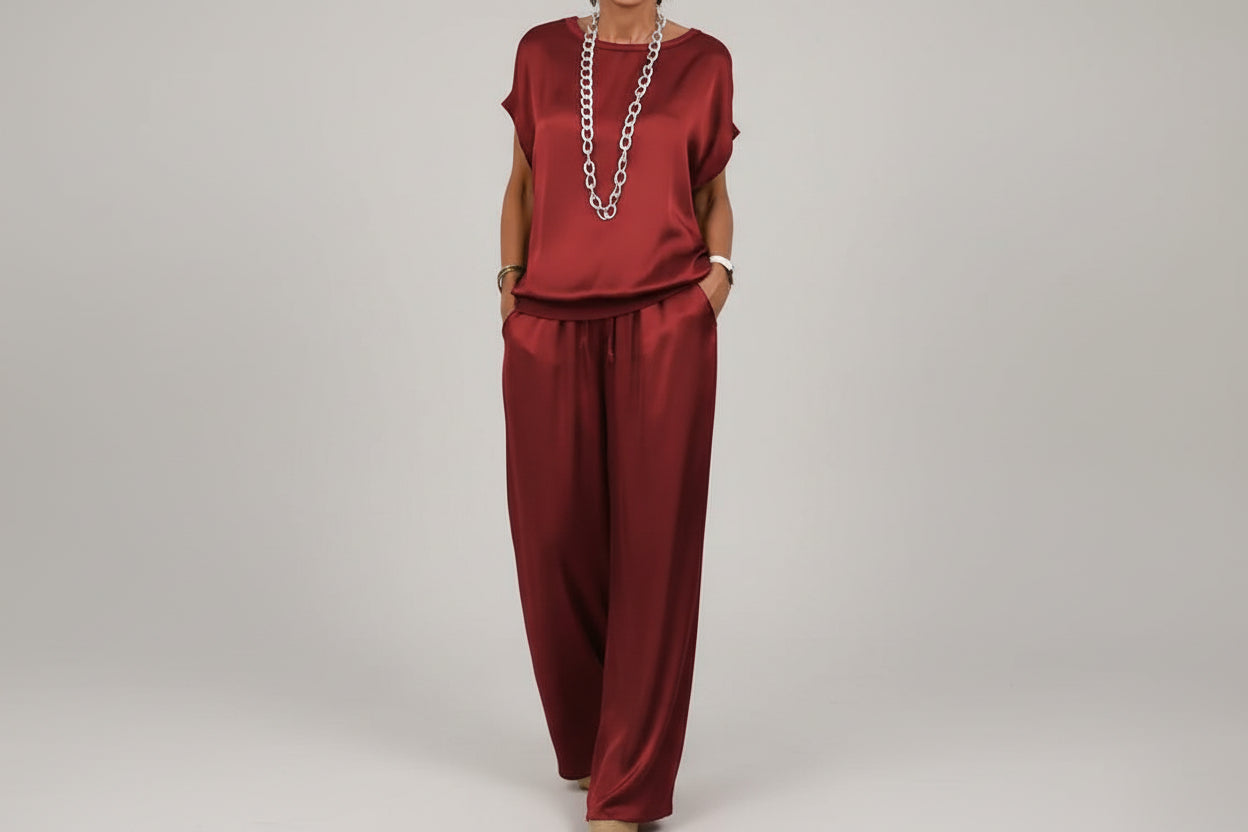 Esencia Real - Traje de 2 Piezas