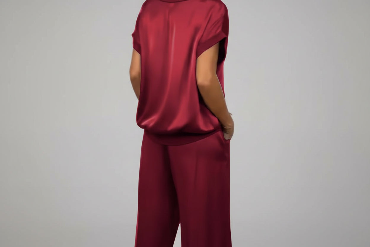 Esencia Real - Traje de 2 Piezas